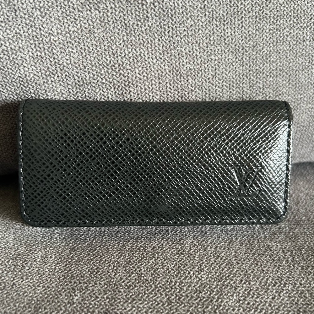 LOUIS VUITTON KEY HOLDER - Picture 1 of 9